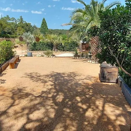 Avec Piscine Proche Et Saint Tropez